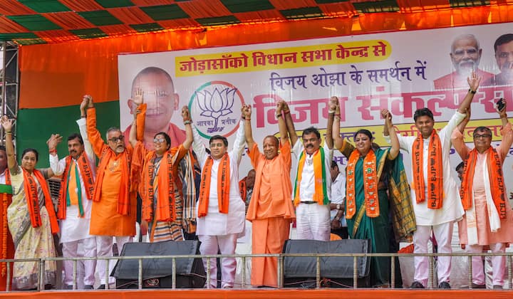 জোড়াসাঁকো থেকে তাঁকে বলতে শোনা যায়, 'অরবিন্দ ঘোষ, গুরুদেব রবীন্দ্রনাথ ঠাকুর, বঙ্কিমচন্দ্র চট্টোপাধ্যায়ের মাটিতে আজ তৃণমূলের গুণ্ডারা মহিলাদের সম্মানহানি করছে।'