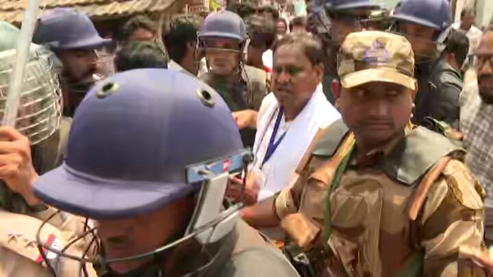 মুর্শিদাবাদে নওদায় আম জনতা পার্টির হুমায়ুন কবীরের সঙ্গে তৃণমূল নেতা কর্মীদের হাতাহাতি-বাগযুদ্ধ সপ্তমে ওঠে। পুলিশ- কেন্দ্রীয় বাহিনীর সঙ্গেও গোলযোগ লাগে দুই পক্ষের।