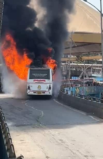 सदर शिवशाही बस ठाण्याहून पालघरमार्गे बोईसरकडे रवाना होत होती, दरम्यान बसला आग लागल्याने प्रवाशांसह सर्वांचाच खोळंबा झाला आगीचे प्राथमिक कारण शॉर्ट सर्किट असल्याचे सांगितले जात आहे