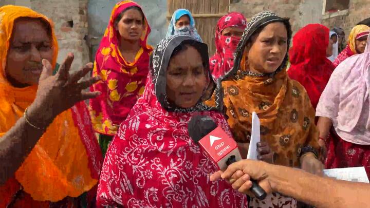 মুর্শিদাবাদে অশান্তির ছবি এদিন সকাল থেকেই। ভোটারদের ভয় দেখানোর অভিযোগ উঠেছে, ভোটগ্রহণ শুরু হতেও অনেক দেরি হয়।