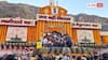 In Pics: वैदिक मंत्रोच्चारण के साथ खुले बद्रीनाथ धाम के कपाट, CM धामी ने भी की पूजा, देखें तस्वीरें