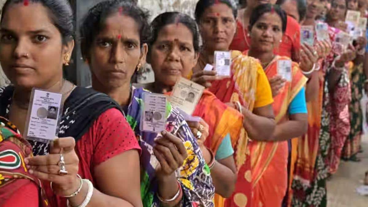 Tamil Nadu Election 2026: தேனியில் வக்களிக்க செல்லும் முதியோருக்கு இலவச பேருந்து, 100% வாக்கு பதிவு செய்த வெள்ளிமலை!
