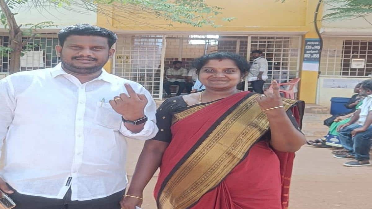 தஞ்சை மாவட்டத்தில் காலையிலேயே தங்கள் வாக்குகளை பதிவு செய்த வேட்பாளர்கள்