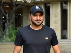 Harbhajan Singh Joins BJP : देशांच्या राजकारणात हरभजन सिंगची सर्वात मोठी 'गुगली' अन् आपचा गेम ओव्हर! झाडू फेकला बाजूला, आता कमळाची धरली साथ