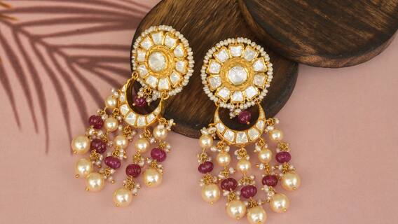 Giorgia Meloni Flaunts India's 'Desi Jhumka': Here's How To Style Yours As Per Your Neckline