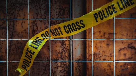 Akluj Crime : आंघोळीचा व्हिडीओ शूट करुन महिलेवर दीड वर्ष अत्याचार; ग्रामपंचायत कर्मचाऱ्याला अटक Akluj Crime : आंघोळीचा व्हिडीओ शूट करुन महिलेवर दीड वर्ष अत्याचार; ग्रामपंचायत कर्मचाऱ्याला अटक