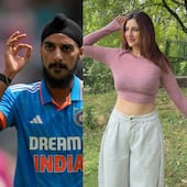 अर्शदीप सिंह और समरीन कौर के रिलेशन की खबर पहली बार क्रिकेटर के सोशल मीडिया पोस्ट से आई, बाद में दोनों को एयरपोर्ट पर साथ देखा गया. समरीन पंजाब किंग्स को सपोर्ट करने के लिए भी आईं, जिसने इन खबरों को और हवा दी. दोनों साथ में गुरूद्वारे भी गए थे.