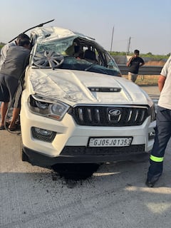 Samruddhi Expressway Accident : समृद्धी महामार्गावर भरधाव स्कॉर्पिओचा भयानक अपघात, टायर फुटल्याने कार पलटीखाऊन डिव्हायडरला धडकली, 5 जण जखमी