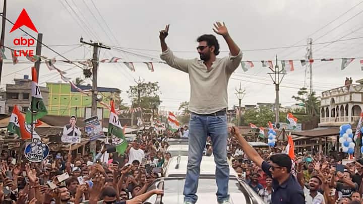 দেব বলেন, 'এত মানুষ শুধু আমায় একবার দেখার জন্য, একটা অটোগ্রাফ নেওয়ার জন্য দাঁড়িয়ে থাকেন। এই সমস্ত মানুষেরা আমায় শক্তি যোগায়।'