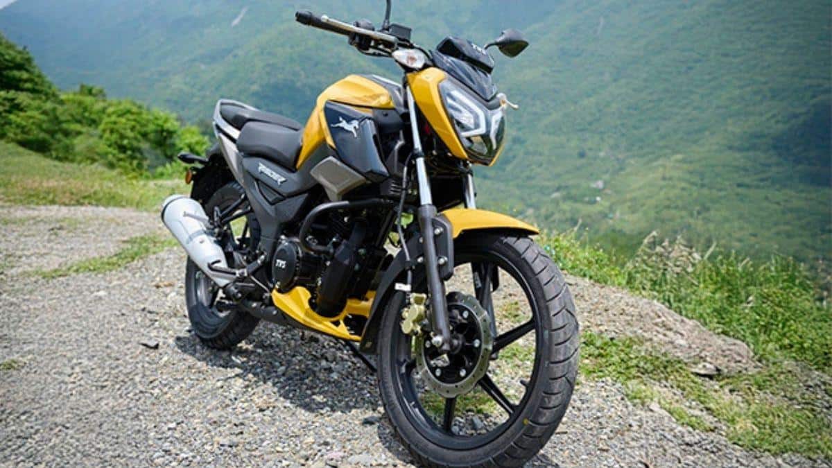 2026 TVS Raider 125 Launched: టీవీఎస్ రైడర్ 125 కొత్త అవతార్.. అదిరిపోయే కలర్, స్మార్ట్ ఫీచర్లతో లాంచ్! ధర తెలిస్తే షాకే!