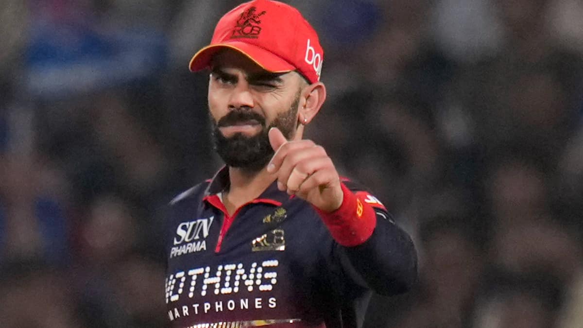 Virat Kohli 9000 Runs Alert As King Makes IPL History