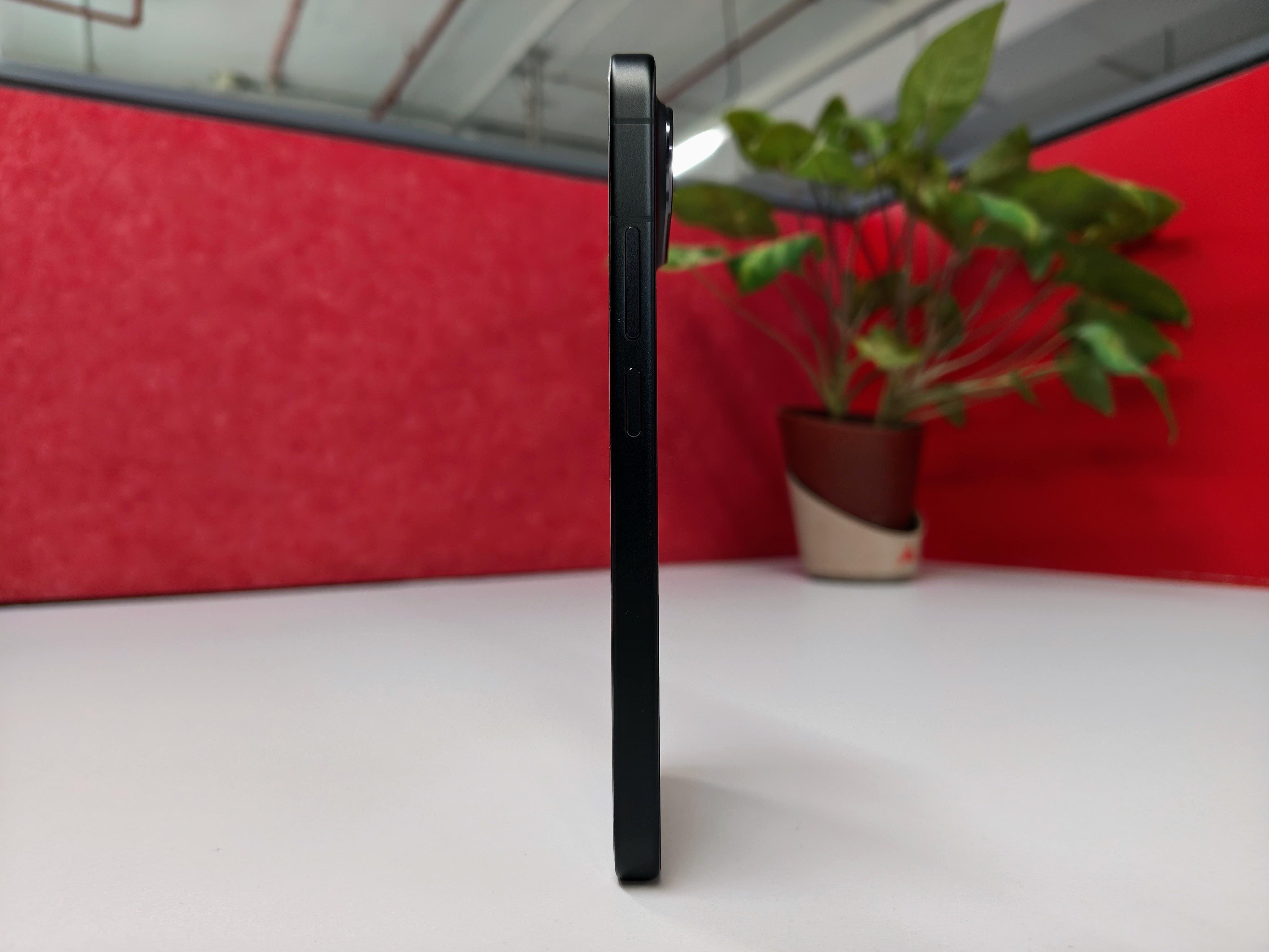 Vivo X300 FE In For Review: Easier To Hold, Snappier To Shoot, Cooler To Gawk At
