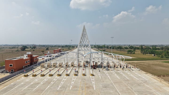 गंगा एक्सप्रेसवे के लोकार्पण के साथ एक्सप्रेसवे नेटवर्क में 60 फीसदी उत्तर प्रदेश की हिस्सेदारी हो जाएगी.