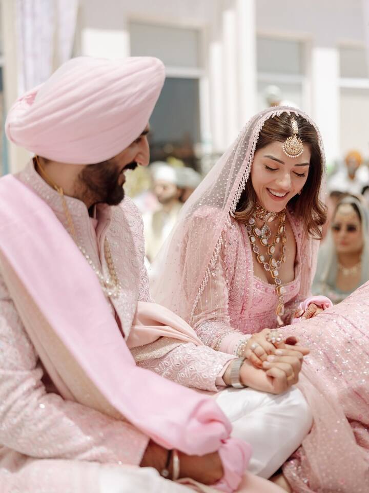शादी की फोटोज शेयर करते हुए मेहरीन ने कैप्शन में लिखा, '26.04.26,' और इसके साथ उन्होंने अर्श दी महर नाम का हैशटैग भी यूज किया.