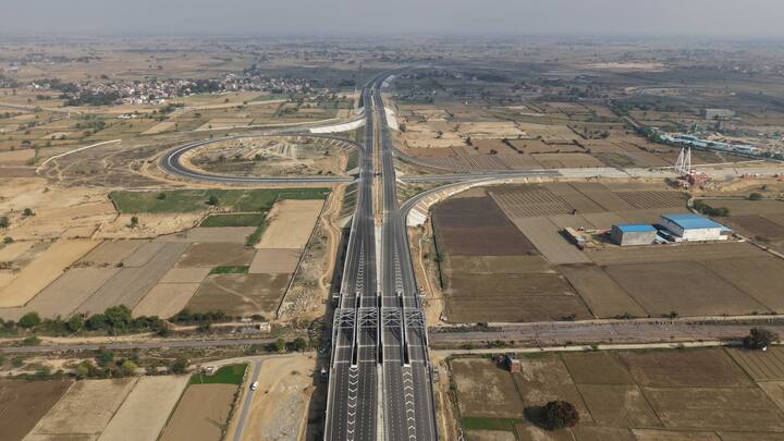 इनमें पेट्रोल/डीजल पम्प, सीएनजी पम्प, इलेक्ट्रिक व्हीकल चार्जिंग पॉइंट, फ़ूड कोर्ट, कार पिक अप फ़ूड ऑर्डर पॉइंट बनाए गए हैं.