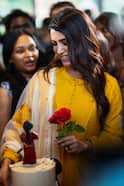 Samantha Birthday: అభిమానులతో కలిసి బర్త్ డే సెలబ్రేట్ చేసుకున్న సమంత... ఆ నవ్వుల్ చూశారా?
