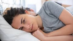Overthinking At Night: रात में शरीर थका हुआ है लेकिन दिमाग रहता है एक्टिव? जानिए क्यों बढ़ती है ओवरथिंकिंग और नींद न आने की समस्या