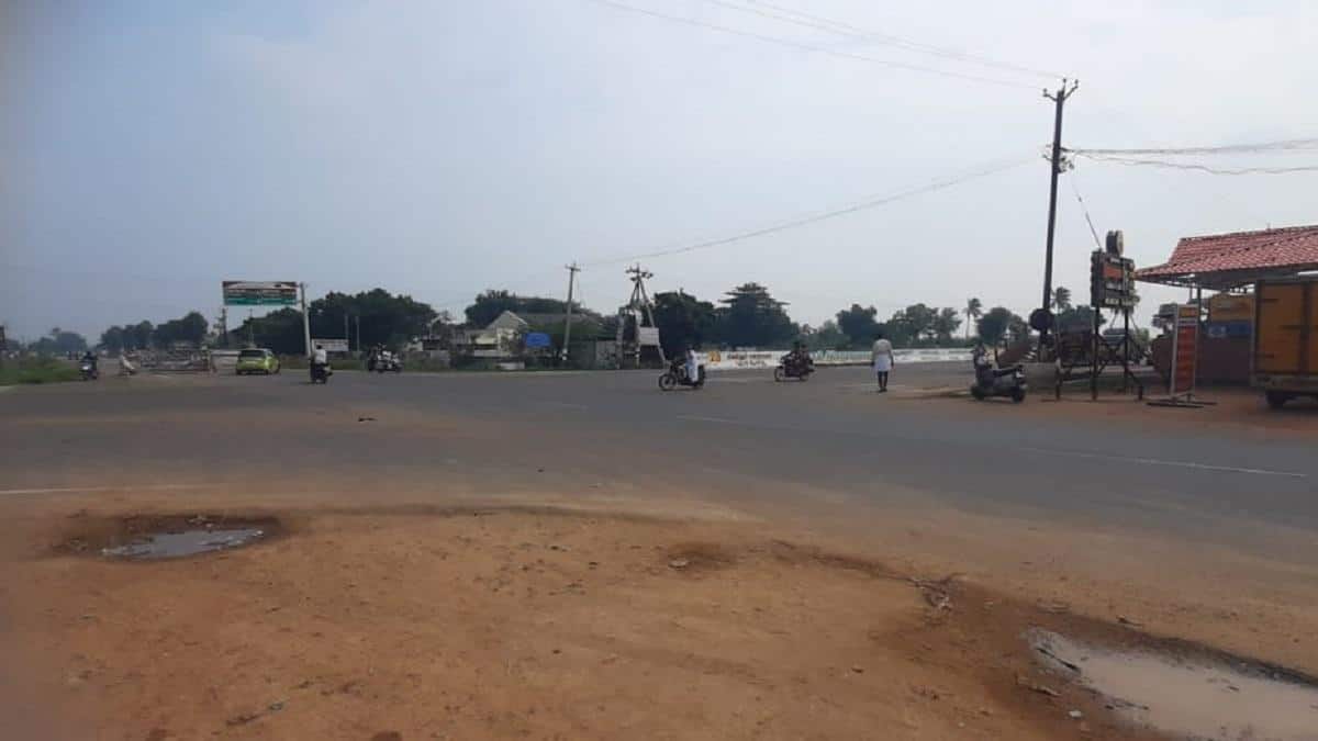 உயிர் பறிக்கும் நால்ரோடு : ரவுண்டானா அமைக்க விவசாயிகள் வலியுறுத்தல்