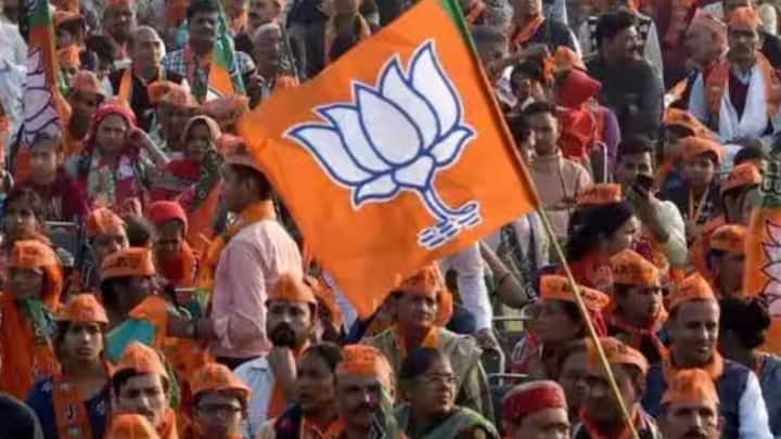 বাকি সবার চেয়ে বিজ্ঞাপনবাবদ খরচে এগিয়ে রয়েছে বিজেপি। ডিজিটাল বিজ্ঞাপনে চার রাজ্যে ৪০ কোটি টাকারও বেশি খরচ করেছে তারা। Google এবং Meta-তে প্রায় ৫০০০০ বিজ্ঞাপন দিয়েছে তারা। তবে সবচেয়ে বেশি বিজ্ঞাপন দেওয়া হয়েছে পশ্চিমবঙ্গের জন্য, তার পর অসম।