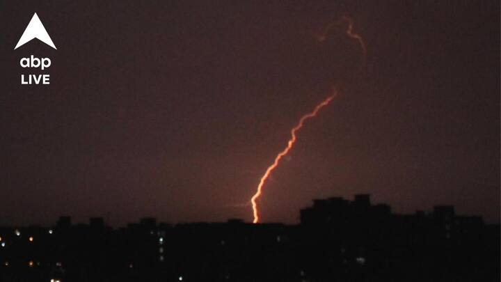 চেষ্টা করবেন বাড়িতে থাকার। বাড়ির বাইরে থাকলে গাড়ি থামিয়ে জানালা বন্ধ করে তার ভেতরে অপেক্ষা করুন।