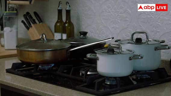 Kitchen Cancer Risk: किचन में रखी ये चीजें दे रही हैं कैंसर को न्योता, आज ही निकालकर फेंक दें बाहर Kitchen Cancer Risk: किचन में रखी ये चीजें दे रही हैं कैंसर को न्योता, आज ही निकालकर फेंक दें बाहर