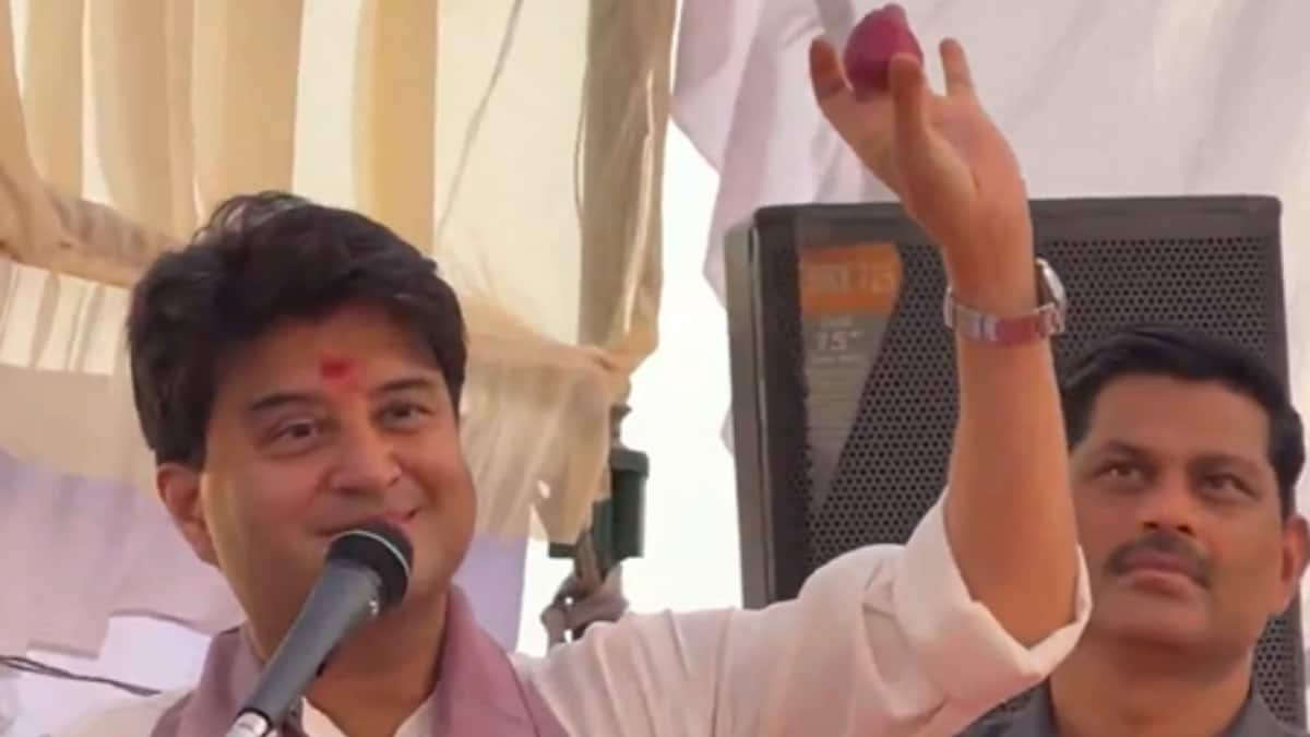 Jyotiraditya Scindia's Onion-In-Pocket Hack For Heatwave Goes Viral: Here's The Truth Behind The Claim