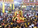 வைகை ஆற்றில் கள்ளழகர்.. லட்சக்கணக்காண பக்தர்கள் கோவிந்தா கோஷம் !
