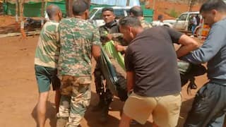 छत्तीसगडमध्ये IED स्फोटात 4 जवान शहीद; डीआरजी निरीक्षक, कॉन्स्टेबलचा समावेश,सुरुंग सामग्री हटवताना अपघात