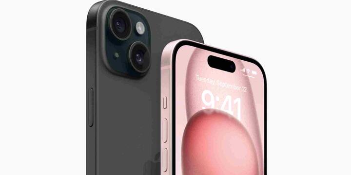 iPhone 15 और iPhone 16 में स्क्रीन साइज और रिफ्रेश रेट लगभग समान हैं जो सामान्य यूज के लिए ठीक है. लेकिन iPhone 17 इस मामले में आगे निकल जाता है. इसमें बड़ी स्क्रीन के साथ हाई रिफ्रेश रेट मिलता है जिससे स्क्रॉलिंग और गेमिंग ज्यादा स्मूद लगती है. साथ ही इसमें ऑलवेज-ऑन डिस्प्ले और बेहतर प्रोटेक्शन भी मिलता है जो इसे ज्यादा एडवांस बनाता है.