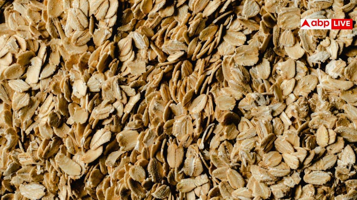 Oats Benefits And Side Effects: क्या ओट्स खाना सच में है फायदेमंद? सुपरफूड मानकर कहीं आप भी तो नहीं कर रहे गलती