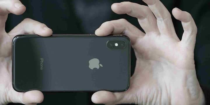 iPhone का थोड़ा बहुत गर्म होना सामान्य है लेकिन अगर यह बार-बार हो रहा है तो इसे नजरअंदाज नहीं करना चाहिए. सही इस्तेमाल और कुछ आसान बदलाव अपनाकर आप अपने फोन की परफॉर्मेंस और बैटरी दोनों को लंबे समय तक बेहतर बनाए रख सकते हैं.