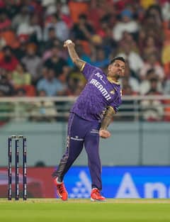 Sunil Narine 200 IPL Wickets : 200 NOT OUT! आयपीएलच्या इतिहासात जे कोणालाच जमलं नाही, ते नरेनने करून दाखवलं! हैदराबादमध्ये नेमकं काय घडलं?