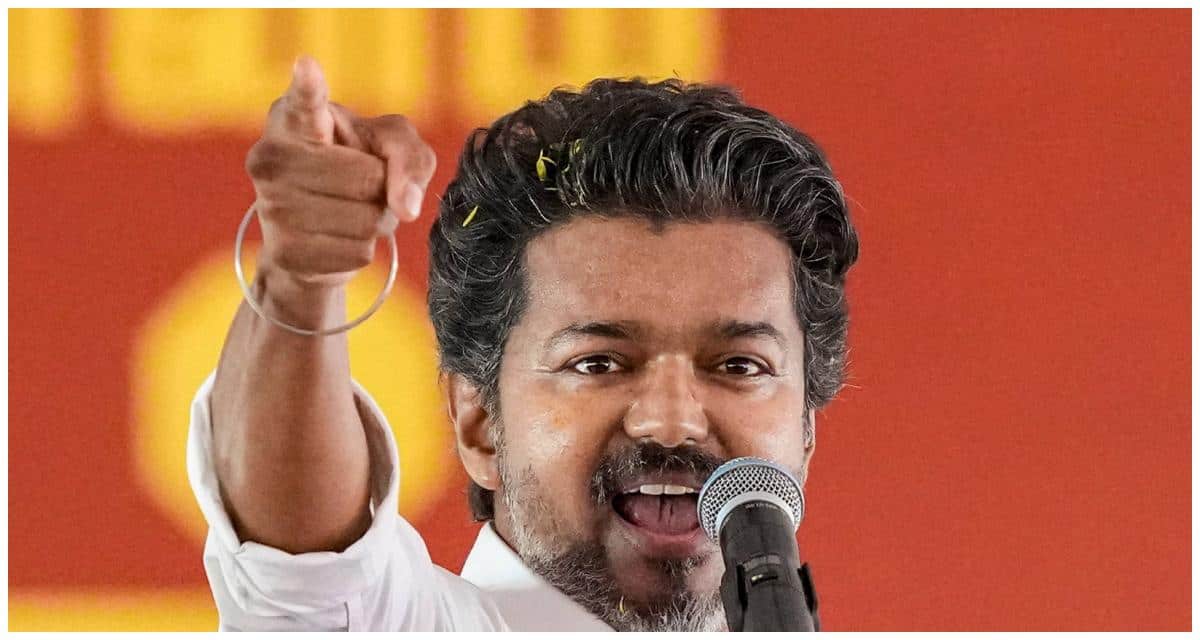 Tamil Nadu Election Results 2026: తమిళనాడు సీఎంగా విజయ్‌! ఎన్నికల్లో టీవీకే బ్లాక్‌బస్టర్ ఓపెనింగ్! విజిల్ దెబ్బకు డీఎంకే టాప్‌ఆర్డర్‌ ఢమాల్!