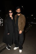 बेटे के जन्म के बाद पहली बार पति विक्की संग स्पॉट हुईं कैटरीना कैफ, ऑल ब्लैक लुक में कपल ने की ट्विनिंग तस्वीरें वायरल