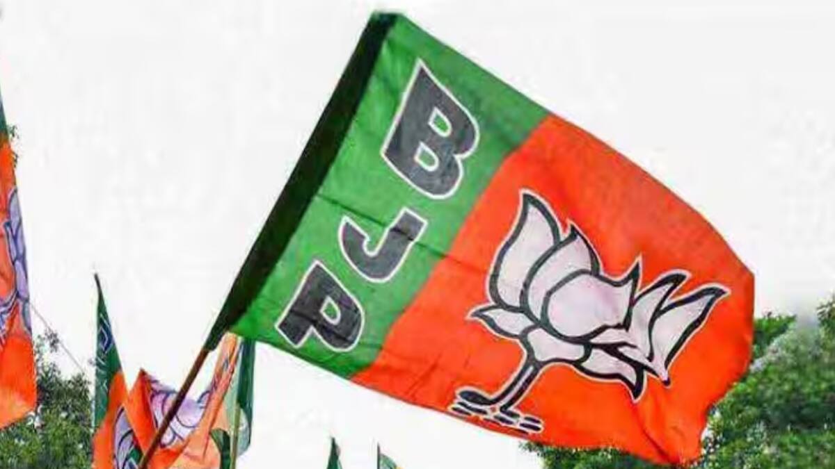 चुनाव आयोग ने जारी किया पहला रिजल्ट, बीजेपी का खुला खाता, जानें कहां खिला कमल