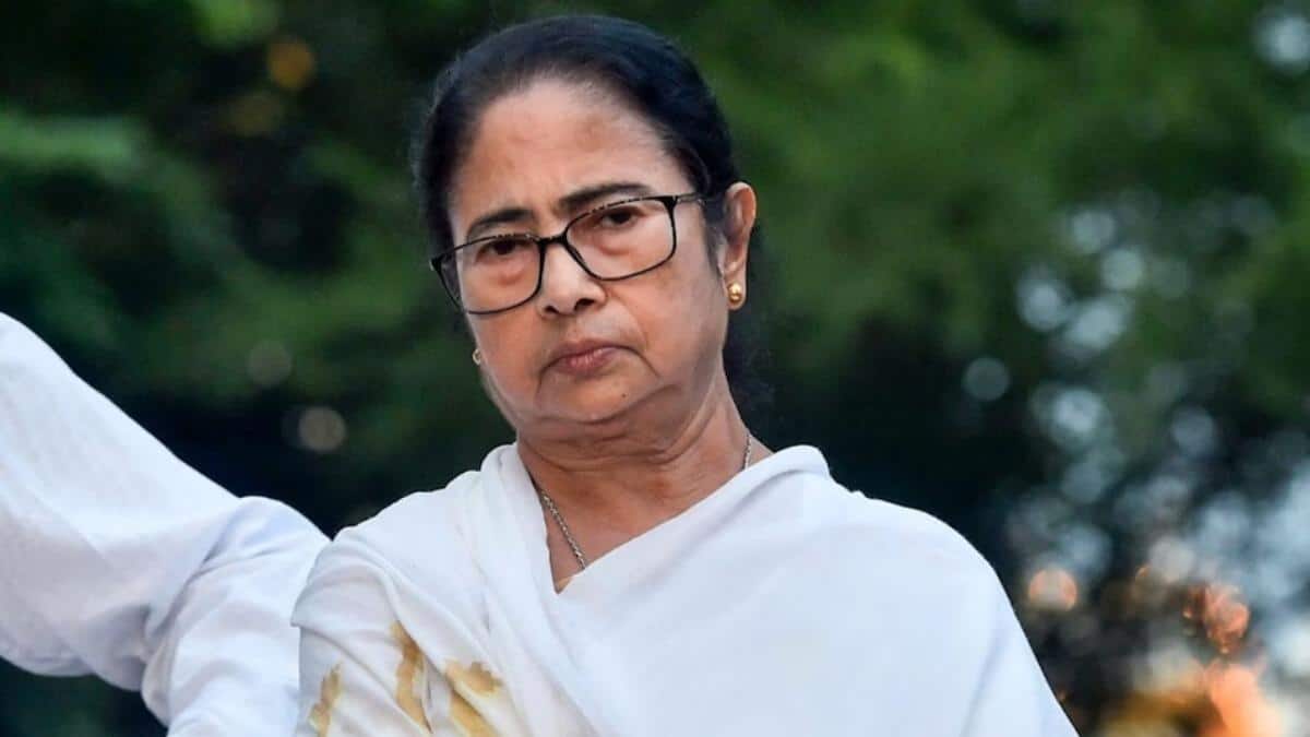 बंगाल में BJP का बंपर बहुमत देख TMC फायर, ममता बनर्जी की पार्टी बोली- 'अभी तक 70 सीटों के...'