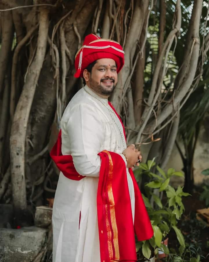 ऋग्वेदनं धोतर, अंगरखा आणि टिळक टोपी असा पेहराव केला होता. या पेहरावात तो राजबिंडा दिसत होता. तर विभा पवार यांनी नऊवारी साडीत नववधू लूक केला होता.