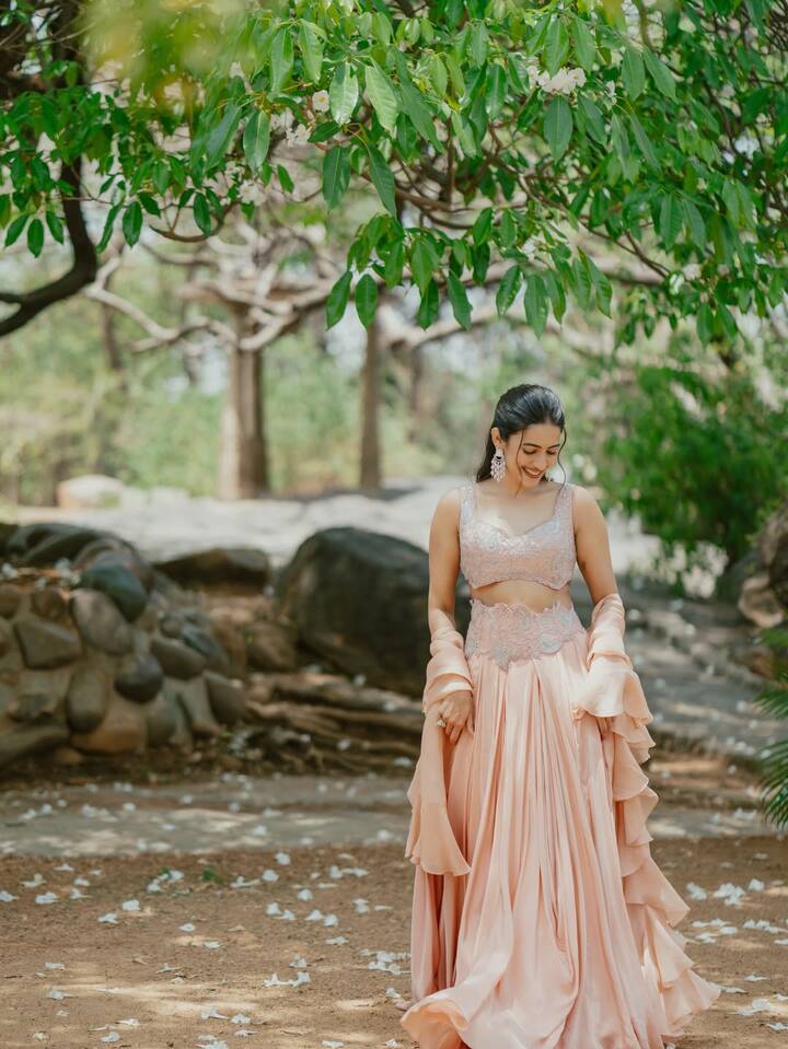 నిర్మాతగా మారి పింక్ ఎలిఫెంట్ బ్యానర్ పై సక్సెస్ ఫుల్ మూవీస్ నిర్మిస్తున్నారు