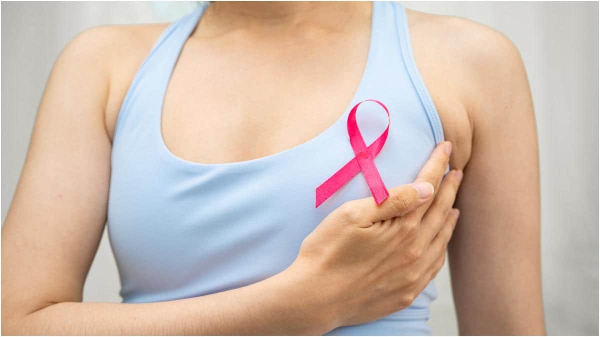 Breast Cancer Risk : యువతుల్లో పెరుగుతున్న బ్రెస్ట్ క్యాన్సర్.. నిర్లక్ష్యం చేస్తే ప్రమాదం ఎక్కువ, ఇలా గుర్తించండి