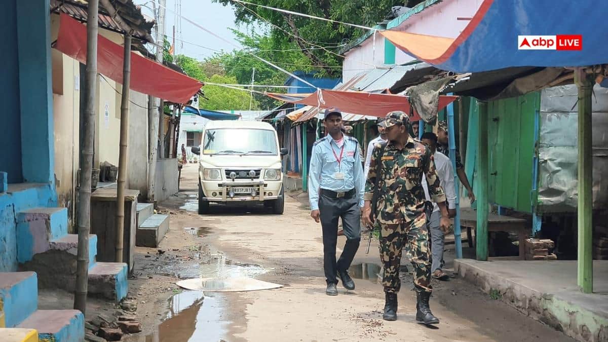 Supaul News: सुपौल के रजिस्ट्रार अमरेंद्र कुमार पर EOU की छापेमारी, अब तक क्या पता चला?