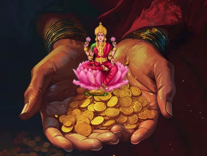 వాస్తులో దిశకు ప్రత్యేక ప్రాముఖ్యత ఉంది. వాస్తు ప్రకారం, బంగారం , వెండిని ఎప్పుడూ దక్షిణం లేదా ఆగ్నేయ దిశలో ఉంచకూడదు. ఈ దిశలలో సంపద   ఆస్తి ఎప్పుడూ స్థిరంగా ఉండవు.