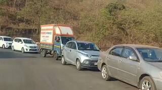 मुंबई गोवा महामार्गावरील संगमेश्वरमध्ये मोठी वाहतूक कोंडी, वाहनांच्या लांबच लांब रांगा