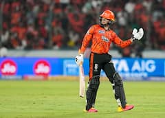 Abhishek Sharma : अभिषेक शर्मानं मोडला आयपीएलमधील रोहित शर्माचा विक्रम, महेंद्रसिंह धोनीची बरोबरी करण्याचा मान मिळवला