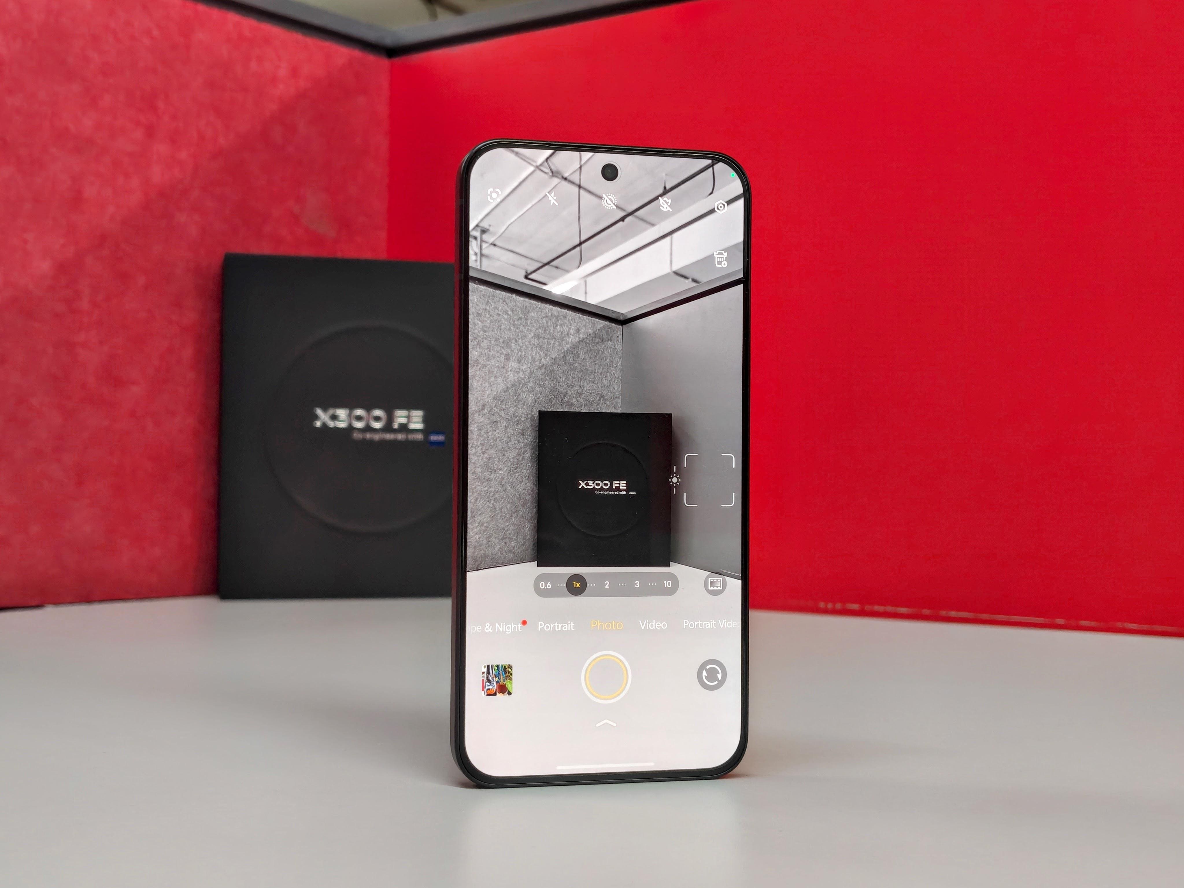 Vivo X300 FE Review: Tiny Flagship, Titanic Camera Ambitions