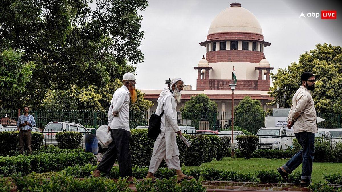 'धार्मिक रीति-रिवाजों पर सवाल उठने लगे तो धर्म और सभ्यता का विघटन...', सबरीमाला मंदिर मामले पर सुनवाई में क्या बोला SC?