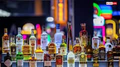 Alcohol Bottles: कांच की बोतल में ही क्यों मिलती है शराब, प्लास्टिक में क्यों नहीं? जान लें वजह