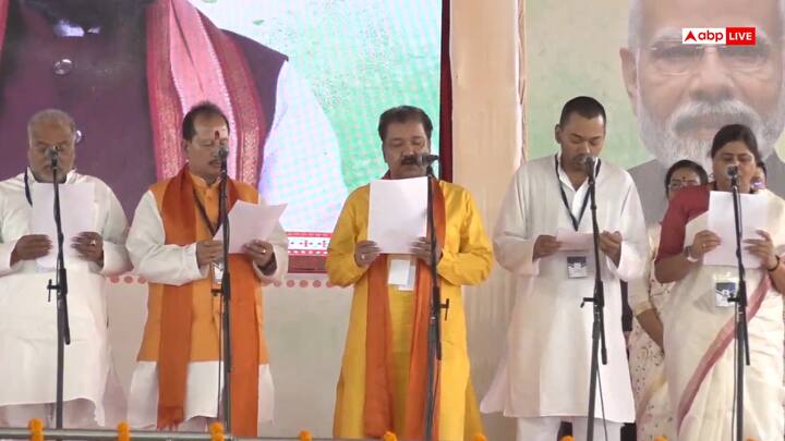 श्रवण कुमार, विजय कुमार सिन्हा, दिलीप कुमार जयसवाल, निशांत कुमार और लेशी सिंह ने मंत्री पद की शपथ ली.