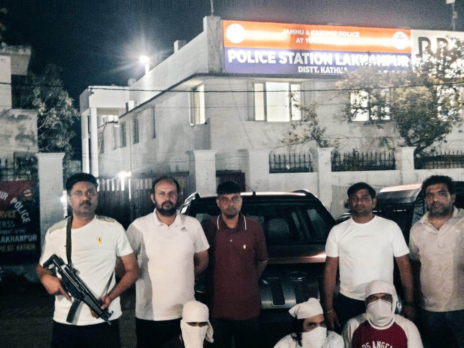 दिल्ली से कश्मीर तक चला ऑपरेशन, दिल्ली पुलिस के हत्थे चढ़े तीन बदमाश, लूट को दिया था अंजाम