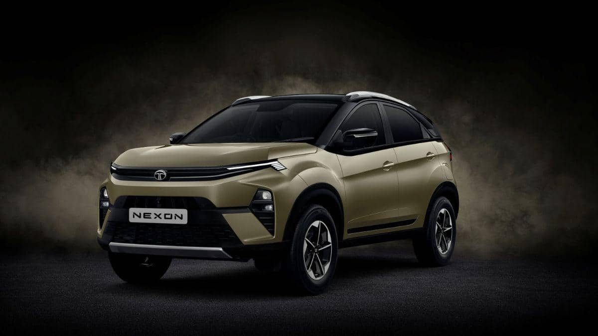 Tata Nexon: ரூ.10 லட்சத்துக்கும் கம்மி..! நாட்டின் முதல் பனோரமிக் சன்ரூஃப் கார் - நெக்ஸானில் டாடாவின் சம்பவம்