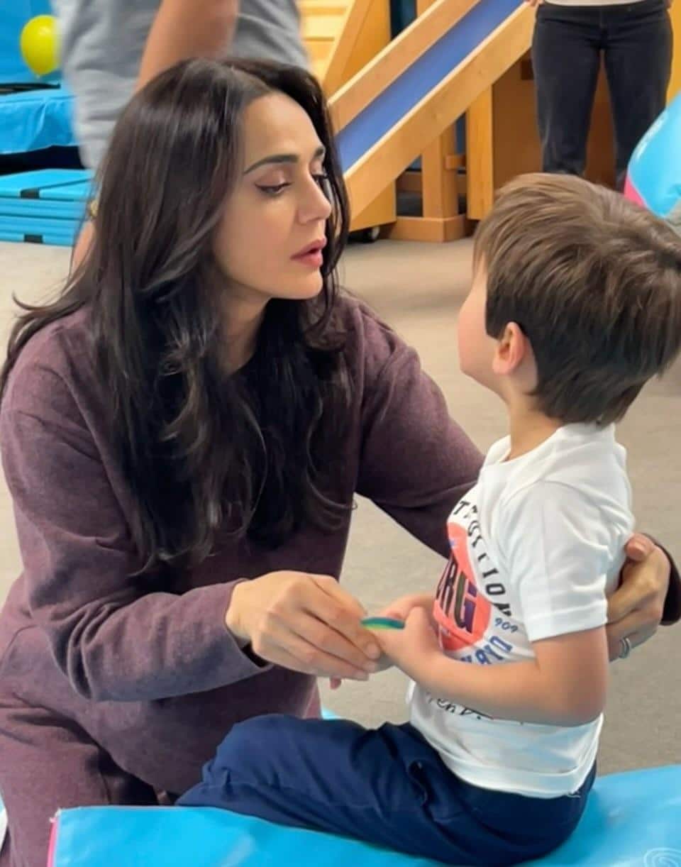 Mother's Day 2026: करीना-शिल्पा से बिपाशा -प्रीति तक, इन एक्ट्रेसेस ने 40 की उम्र में अपनाया मदरहुड